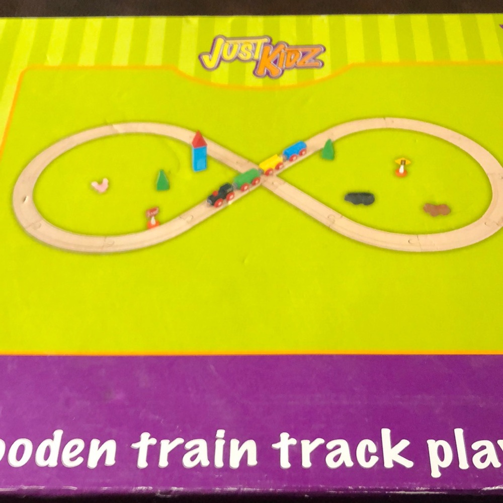 Train track play set 32 pieces wooden new Just Kidz ages 3+ builds figure eight